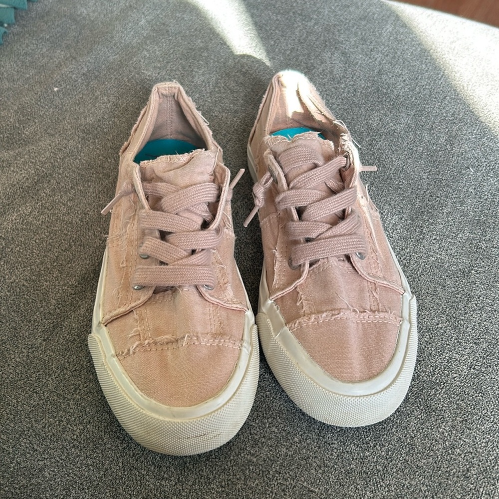 Blowfish slip on shoes size 7.5